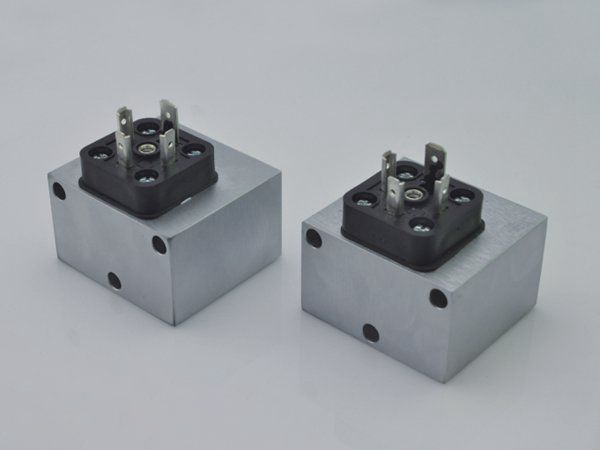 Solenolds proporcionales de doble cabeza DS3049
